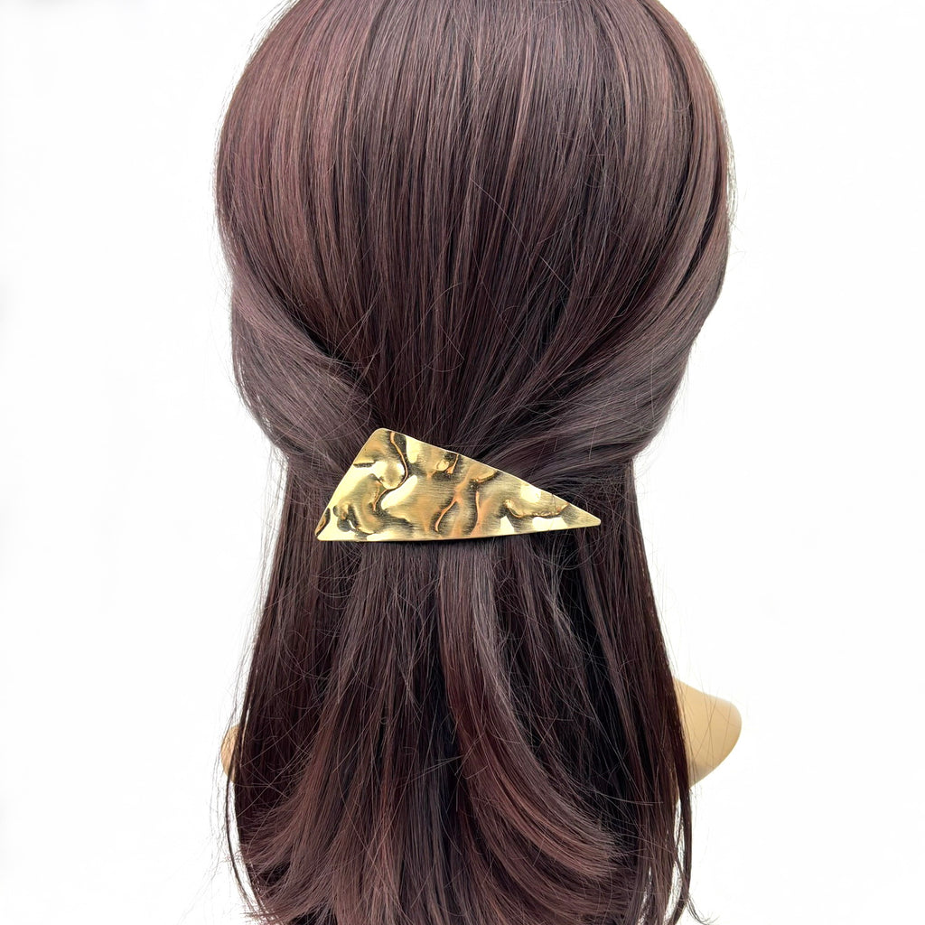 Barrette à cheveux triangulaire martelé or