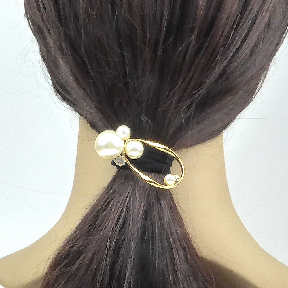 Barrette à cheveux ornée de perles