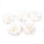 Lot de 5 petites fleurs en tissu satiné 4.5 cm cousues à la main - blanc cassé