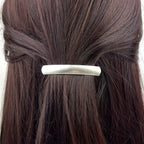 Barrette à cheveux courbe 6.5cm métal brossé argent cheveux fins