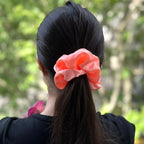 Gros chouchou en satin saumon clair pour cheveux 13 cm