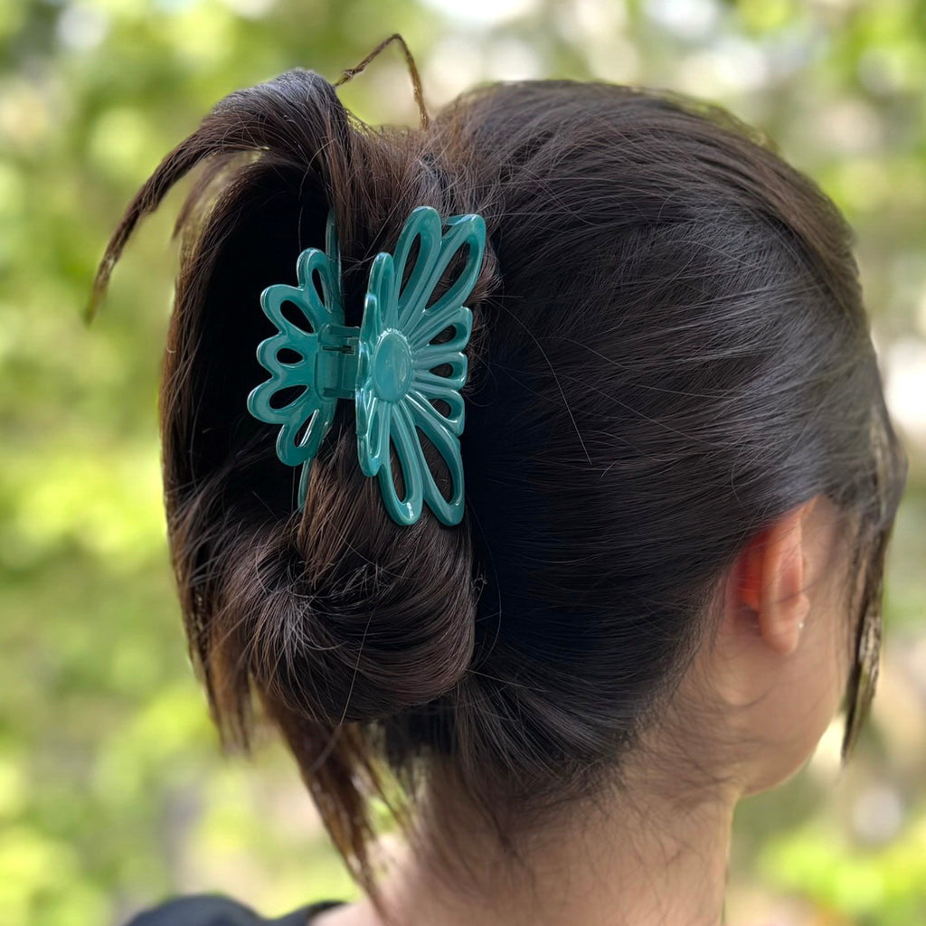 Pince à cheveux fleur bleu 8cm – Made in France