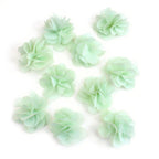 Lot de 10 petites fleurs en tissu voile 30mm cousues à la main - vert eau