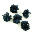 5 petites fleurs en tissu satiné 4.5 cm cousues à la main - bleu canard