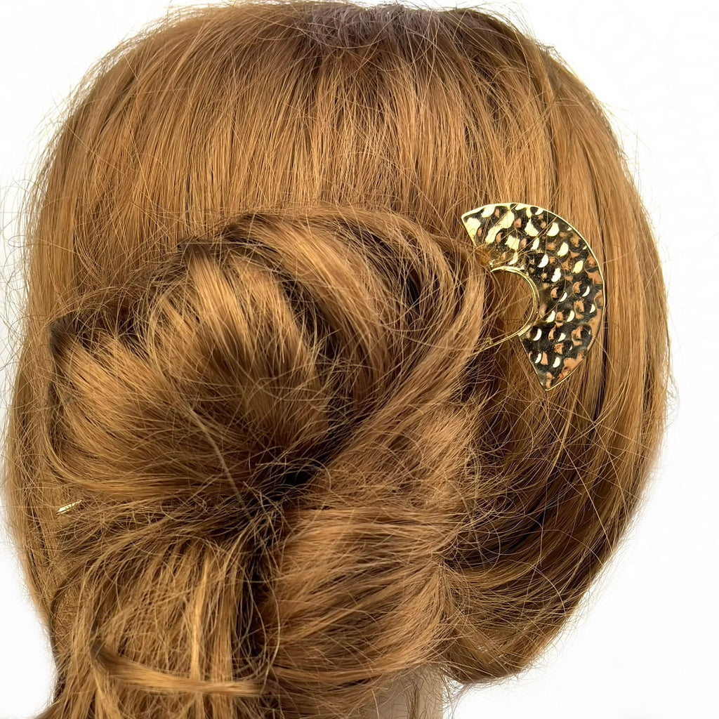Pic chignon design demi-lune doré