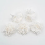 Lot de 5 petites fleurs en tissu satiné 4.5 cm cousues à la main - blanc cassé
